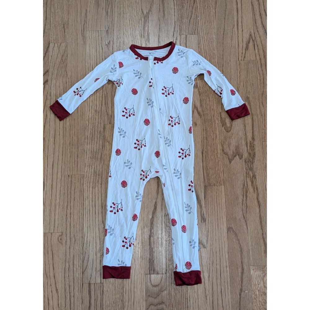 Kyte Baby 3T Bamboo One Piece Zip Pajamas Holly Berry Pinecone Christmas